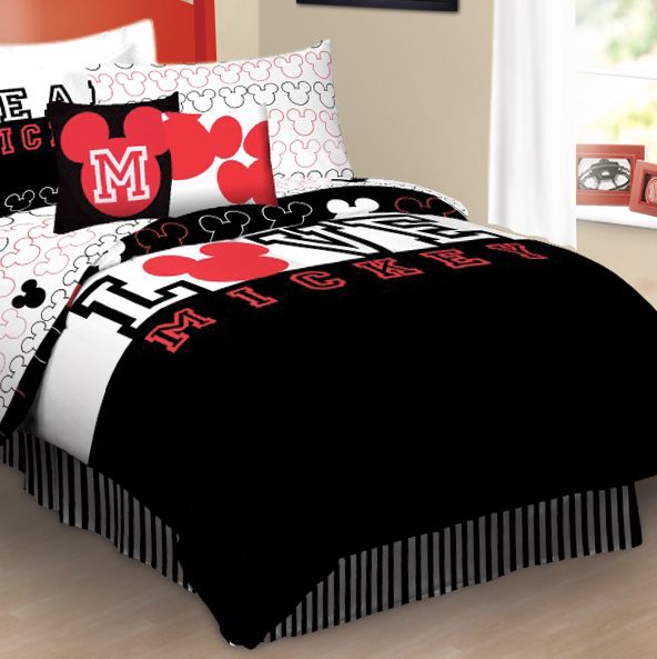 Iconic Mickey Mouse Comforter