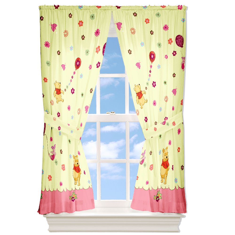 ''Cheerful and Friendly'' Winnie the Pooh Curtain Set